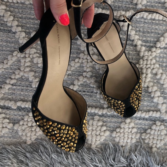 Black velvet heels with gold jewel stud encrusted toes. Size 37 - Picture 2 of 5